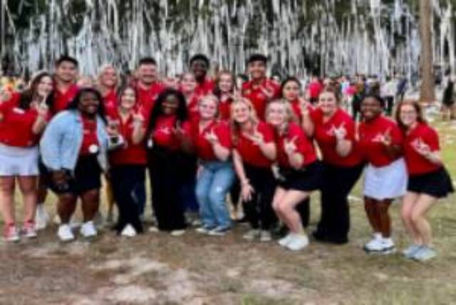 Group picture at Junk the Jungle.