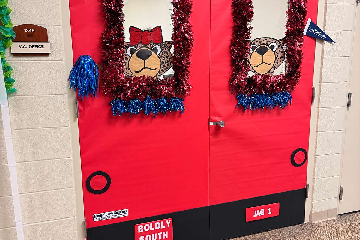 Doors decorated with Southpaw and Ms Pawla in trolley. Doors decorated with Southpaw and Ms Pawla in trolley.
